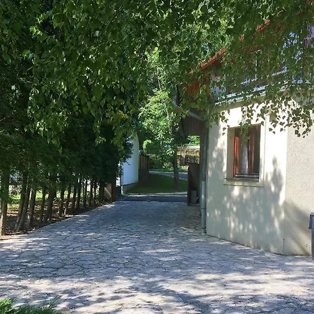 Villa Donau Fadd